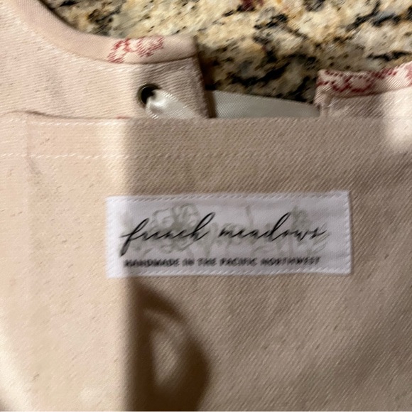 Gorgeous custom made French Meadows Regency Corset in Dusty Pink - Picture 4 of 9